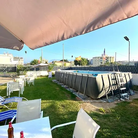Area Domus לינה וארוחת בוקר