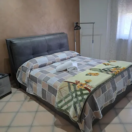 לינה וארוחת בוקר Area Domus