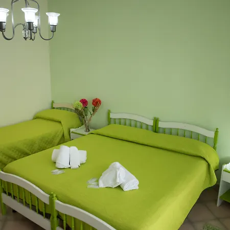 Area Domus Bed & Breakfast 4*