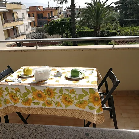 ベッド・アンド・ブレックファスト Area Domus 4*