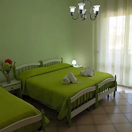 Area Domus Nocleg ze śniadaniem 4*
