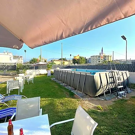 Area Domus Bed & Breakfast 4*