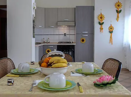 Area Domus לינה וארוחת בוקר 2*