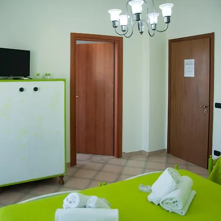 Area Domus לינה וארוחת בוקר פומפיי