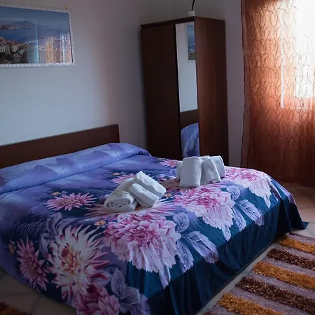 Area Domus לינה וארוחת בוקר פומפיי