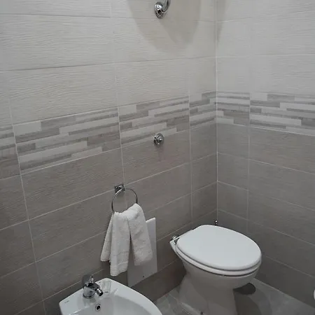 לינה וארוחת בוקר Area Domus 2*