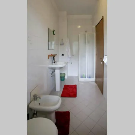 Area Domus לינה וארוחת בוקר 2*
