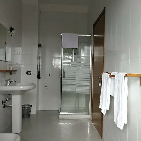 Area Domus לינה וארוחת בוקר