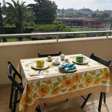 לינה וארוחת בוקר Area Domus 2*