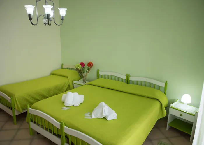 Area Domus Bed & Breakfast 4*